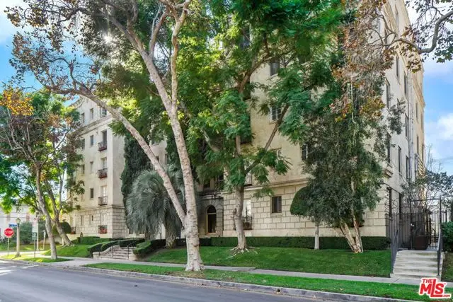109 N Sycamore Avenue #204, Los Angeles, CA 90036 - #2