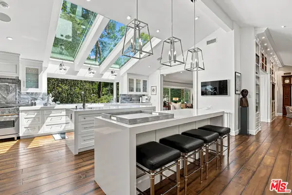 3235 Oakdell Lane, Los Angeles, CA 91604