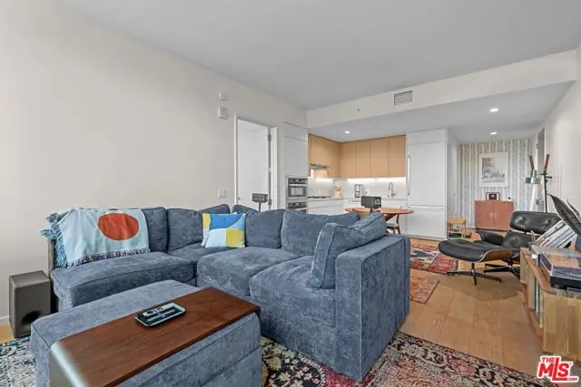 877 Francisco Street #1112, Los Angeles, CA 90017 - #3