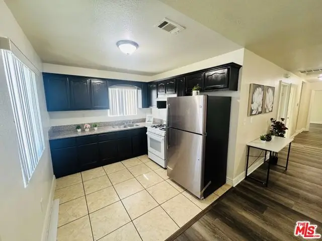 136 W 97th Street, Los Angeles, CA 90003 - #3