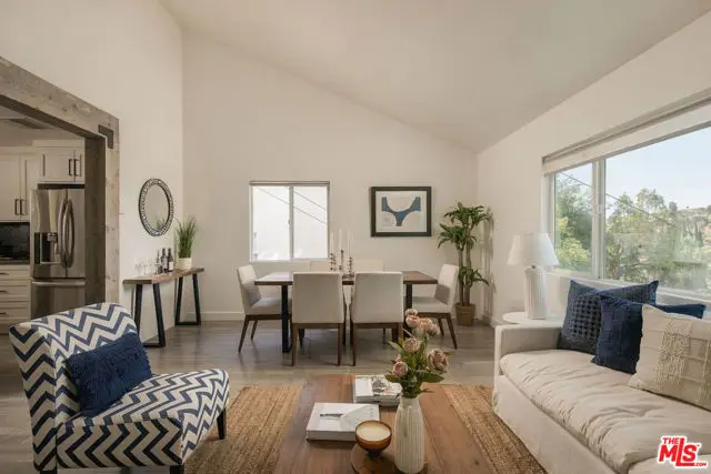 5301 Calatrana Drive, Woodland Hills, CA 91364 - #3