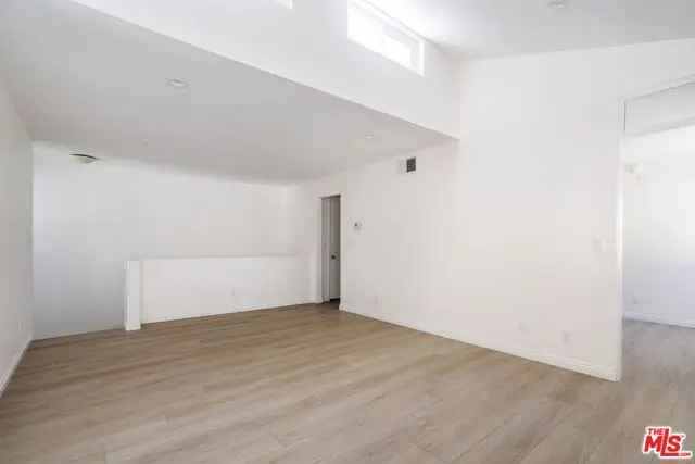22125 Burbank Boulevard #7, Woodland Hills, CA 91367 - #3