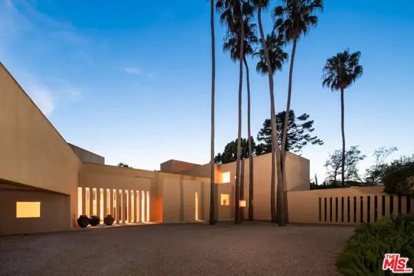 223 N Carmelina Avenue, Los Angeles, CA 90049