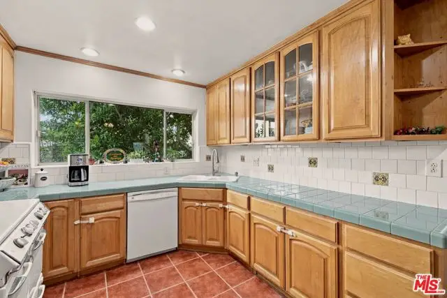 3166 S Sepulveda Boulevard #6, Los Angeles, CA 90034 - #2