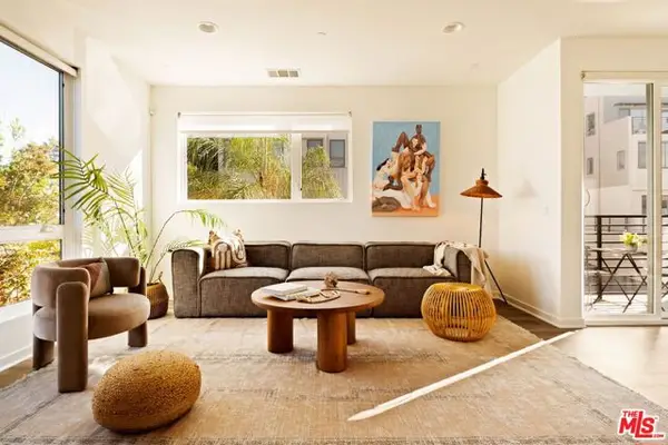 2920 Rowena Avenue #3, Los Angeles, CA 90039