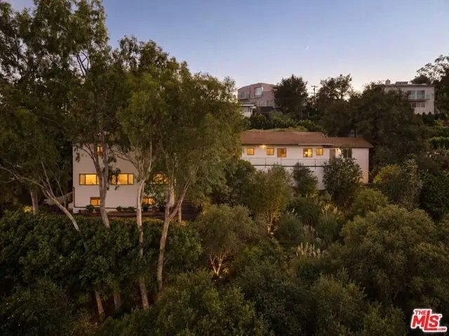 1018 N Tigertail Road, Los Angeles, CA 90049 - #1