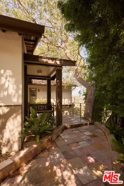 1018 N Tigertail Road, Los Angeles, CA 90049 - #2