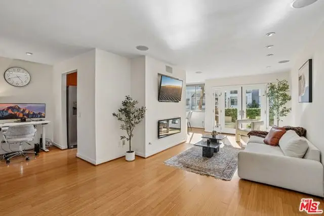 1124 N La Cienega Boulevard #301, West Hollywood, CA 90069 - #3