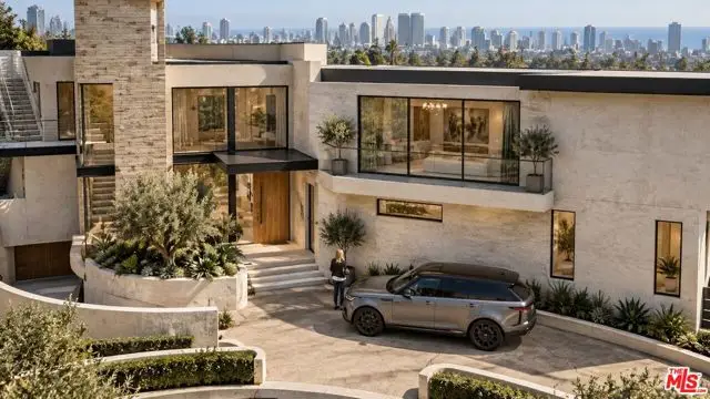 821 Glenmere Way, Los Angeles, CA 90049 - #2