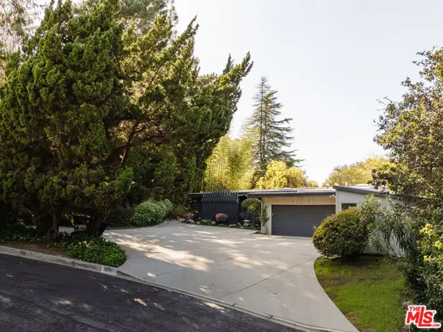 3493 Valley Meadow Road, Sherman Oaks, CA 91403 - #2