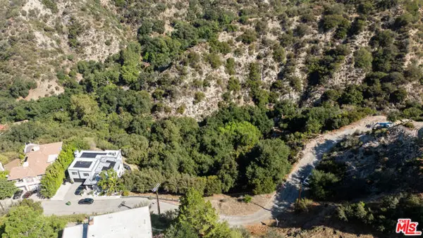 0 0, Tujunga (los Angeles), CA 91042