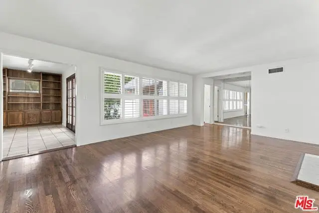 4841 Mammoth Avenue, Sherman Oaks, CA 91423 - #3