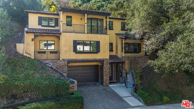 2566 E Chevy Chase Drive, Glendale, CA 91206 - #1