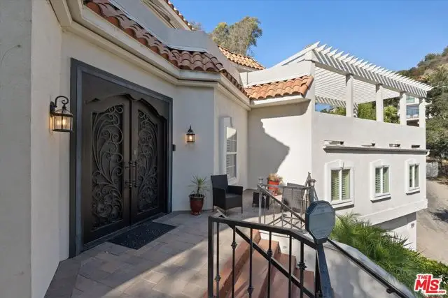 8171 Willow Glen Road, Los Angeles, CA 90046 - #2
