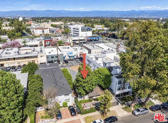 14525 Dickens Street, Sherman Oaks, CA 91403 - #2
