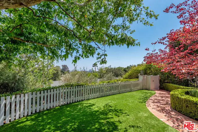 11532 Thurston Circle, Los Angeles, CA 90049 - #3