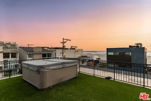 17 Privateer Street, Marina Del Rey, CA 90292 - #2