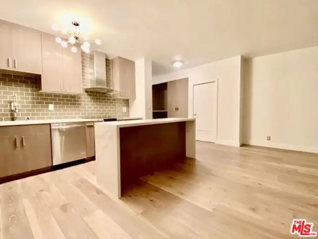 999 N Doheny Drive #1001, West Hollywood, CA 90069 - #3