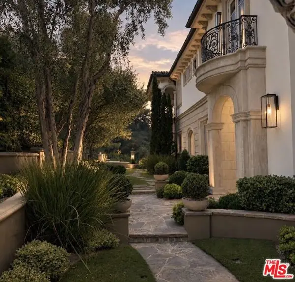 2680 Bowmont Drive, Beverly Hills, CA 90210