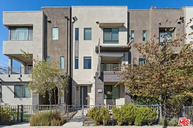 13225 Victory Boulevard, Van Nuys, CA 91401 - #2