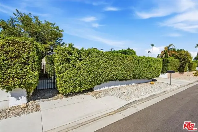 1328 E Camino Primrose, Palm Springs, CA 92264 - #3
