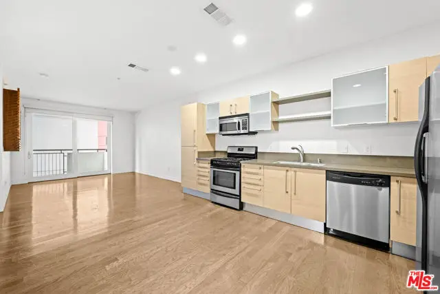 1234 Wilshire Boulevard #422, Los Angeles, CA 90017 - #2