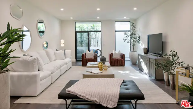 425 N Palm Drive #102, Beverly Hills, CA 90210 - #2