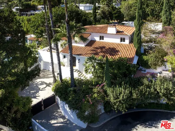 8855 St Ives Drive, Los Angeles, CA 90069