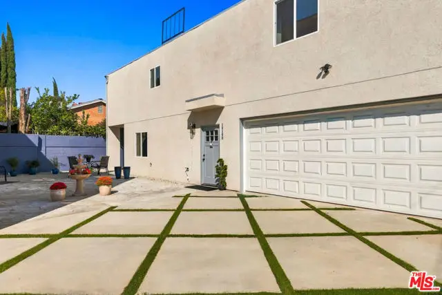 19100 Victory Boulevard, Reseda, CA 91335 - #1