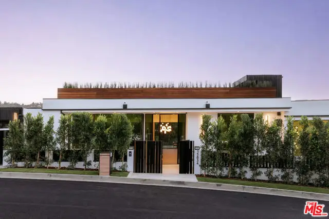 15834 High Knoll Road, Encino, CA 91436 - #2