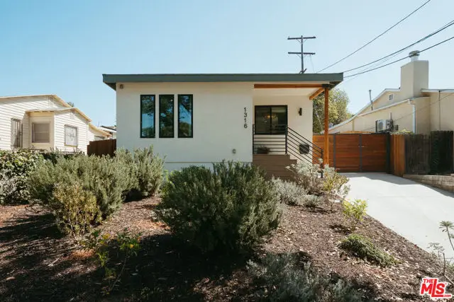 1316 N Chester Avenue, Inglewood, CA 90302 - #2