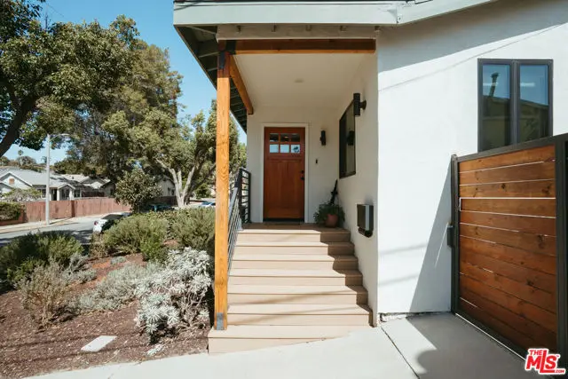 1316 N Chester Avenue, Inglewood, CA 90302 - #3