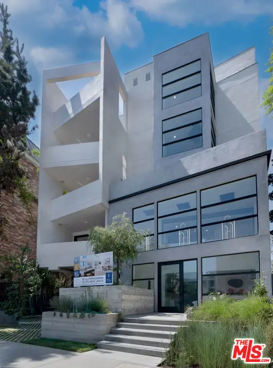 1361 Kelton Avenue #202, Los Angeles, CA 90024