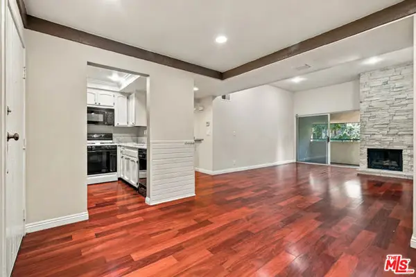 7800 Topanga Canyon Boulevard #322, Canoga Park (los Angeles), CA 91304