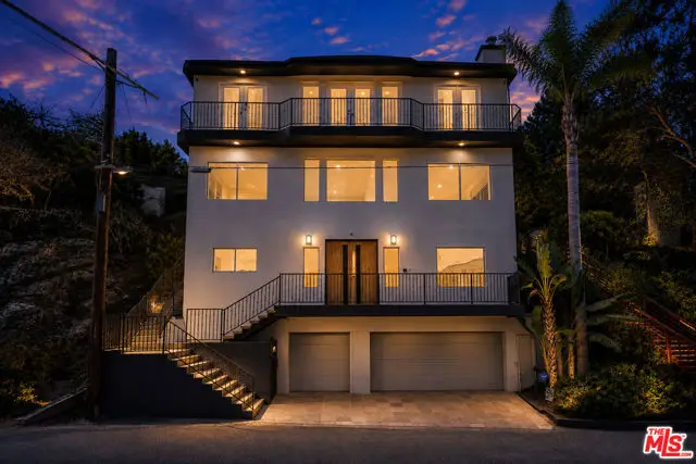 2927 Park Center Drive, Los Angeles, CA 90068 - #2