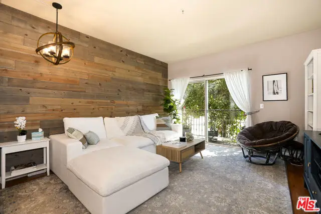 6525 Woodman Avenue #2, Van Nuys, CA 91401 - #2