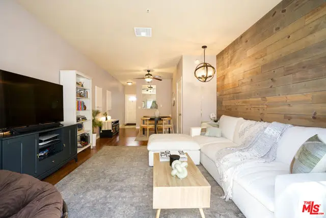 6525 Woodman Avenue #2, Van Nuys, CA 91401 - #3