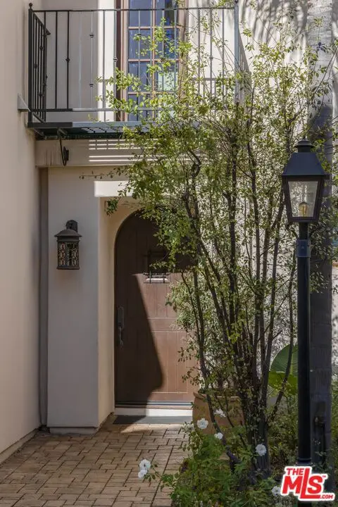 11937 W Sunset Boulevard #4, Los Angeles, CA 90049 - #3