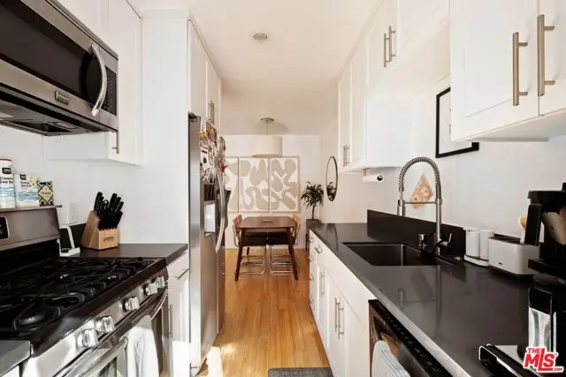 550 N Croft Avenue #2, Los Angeles, CA 90048 - #3