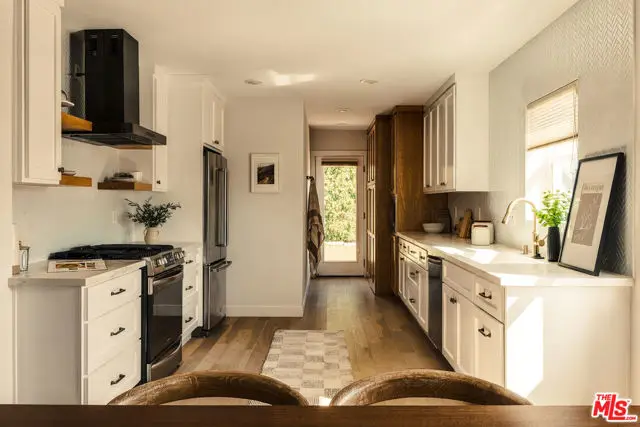 7122 Glasgow Avenue, Los Angeles, CA 90045 - #3