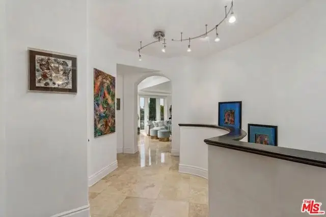 137 S Spalding Drive #401, Beverly Hills, CA 90212 - #3