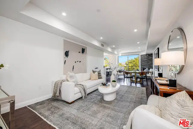 11218 Camarillo Street #406, North Hollywood, CA 91602 - #2
