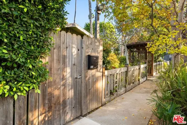 808 Venezia Avenue, Venice, CA 90291 - #3