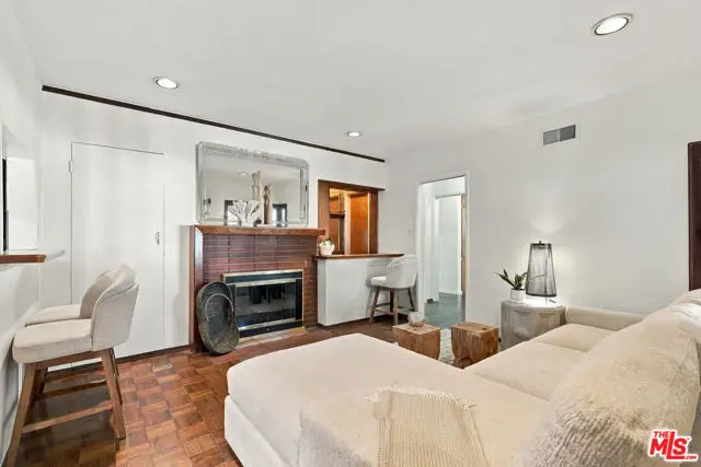 5525 Saloma Avenue, Sherman Oaks, CA 91411 - #2