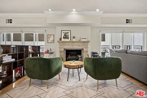 11840 Dorothy Street #302, Los Angeles, CA 90049