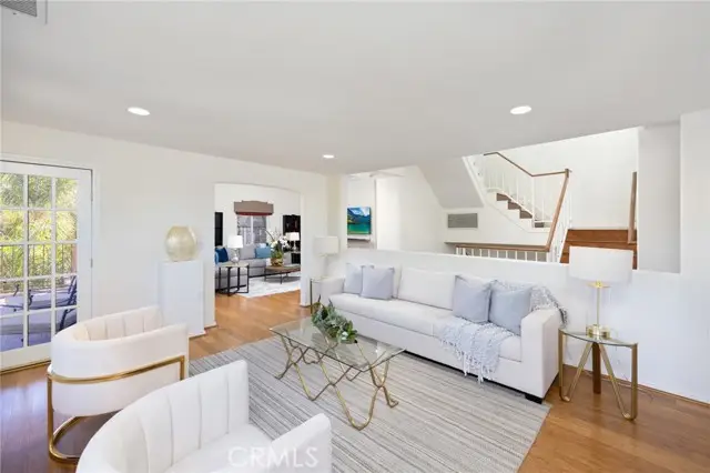 15330 Del Gado Drive, Sherman Oaks, CA 91403 - Image #3