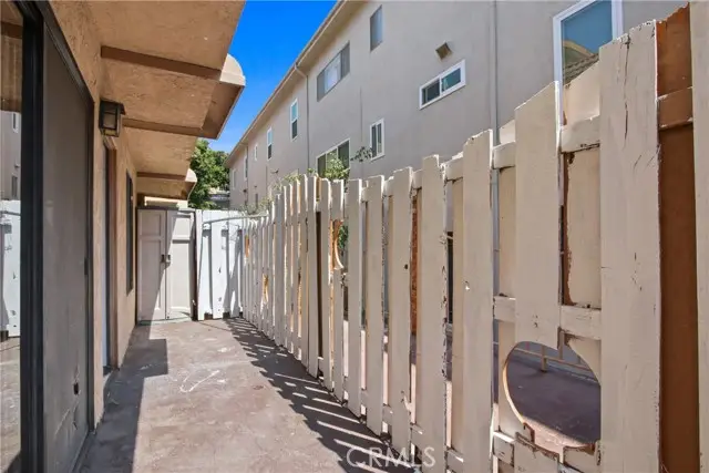 10687 Wilkins Avenue #1, Los Angeles, CA 90024 - Image #2
