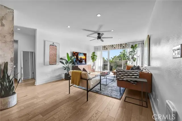 8400 De Longpre #212, West Hollywood, CA 90069 - #1