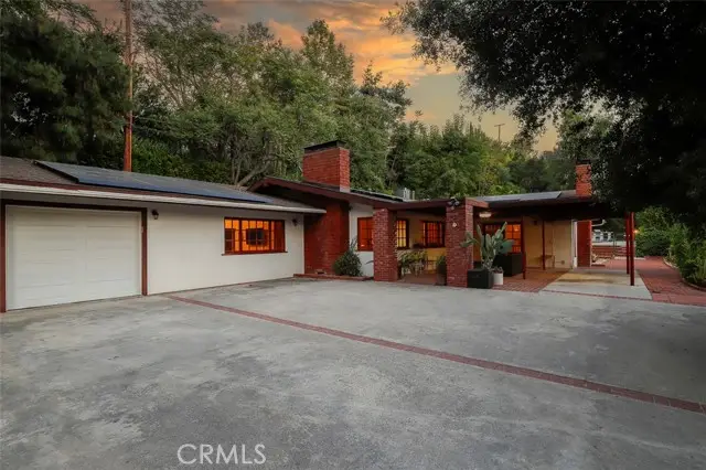 19130 Charles Street, Tarzana, CA 91356 - #3