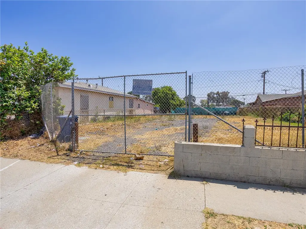 13120 S Main Street, Los Angeles, CA 90061 - Image #1